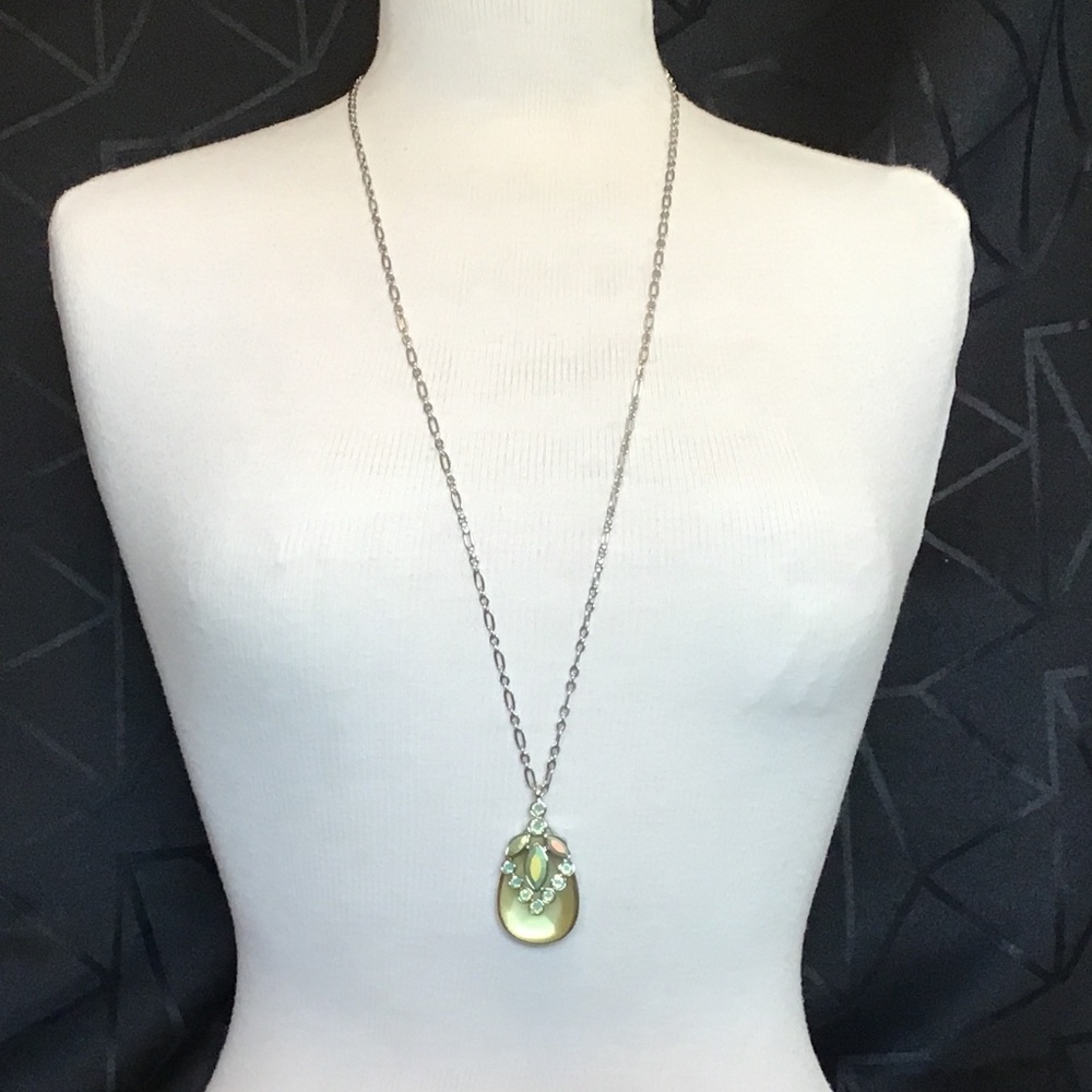 NWOT Lia Sophia pendant of crystal stones in yellow, blue necklace in goldtone
